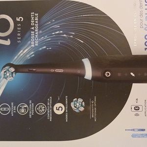 Oral I O Series 5 rechargeable toothbrush